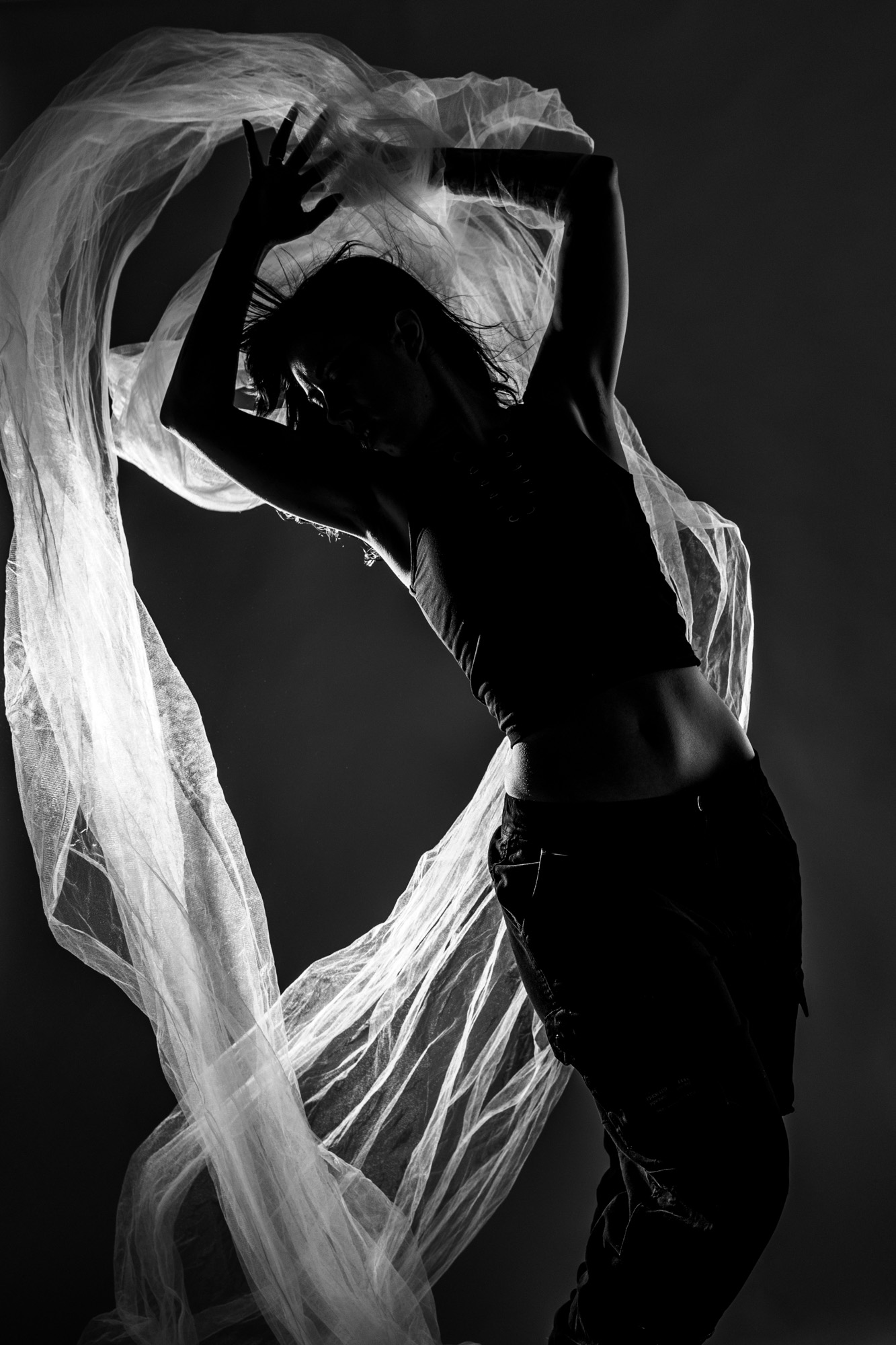 Sarah tanzt mit Tuch