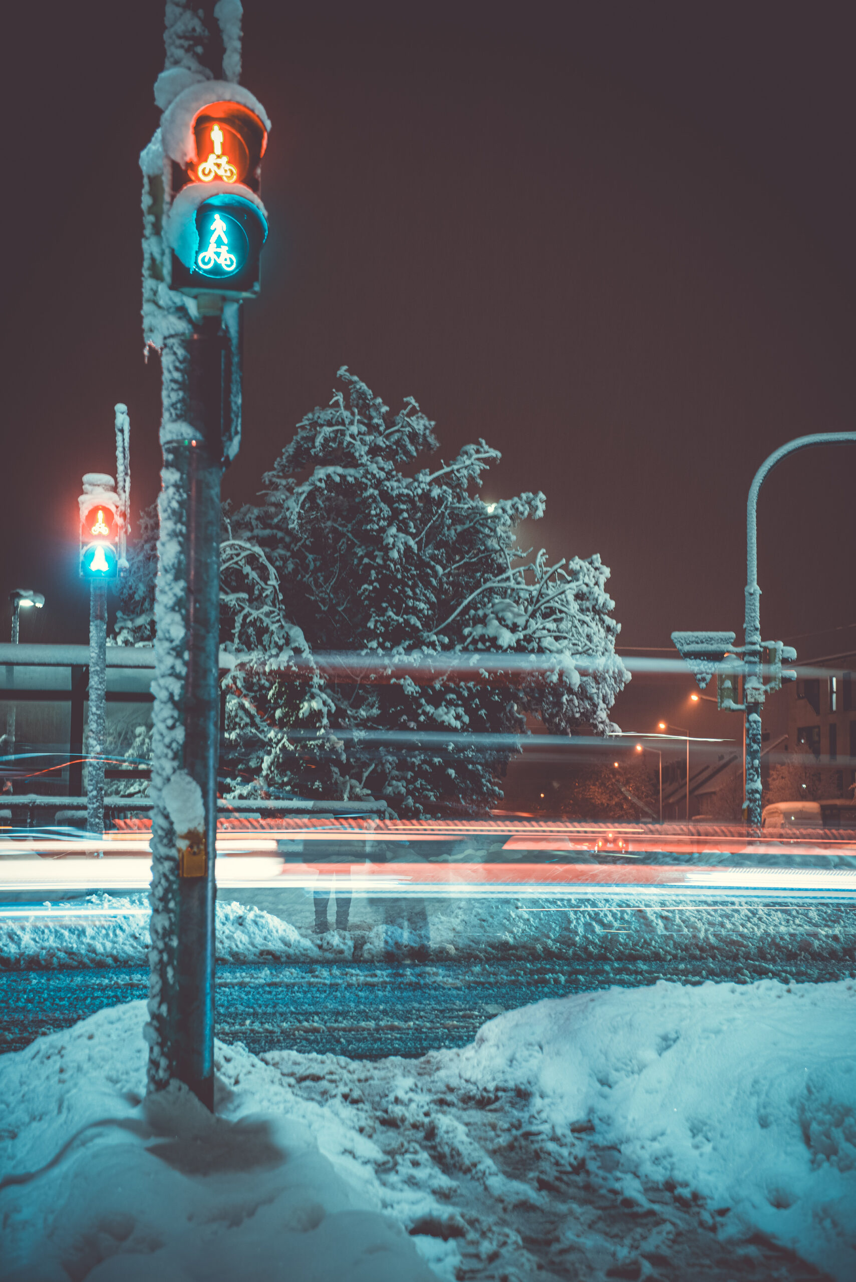 Winter Strassenkreizung Langzeitbelichtung Fußgängerampel